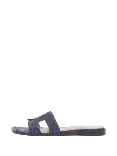 Pre-owned Hermes Oran Flat Leather Sandals In Blue