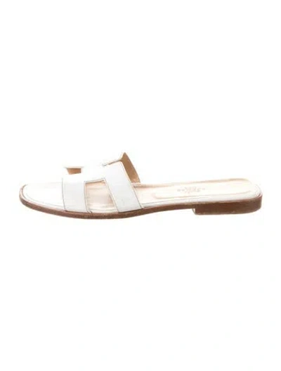 Pre-owned Hermes Oran H Logo Flats In White