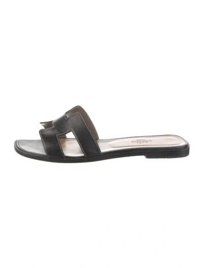 Pre-owned Hermes Oran H Logo Slides In Black