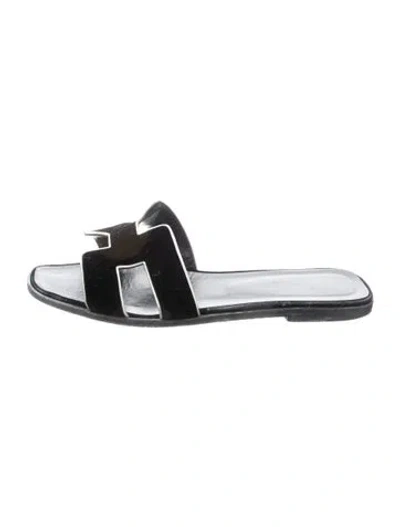 Pre-owned Hermes Oran H Logo Slides In Black