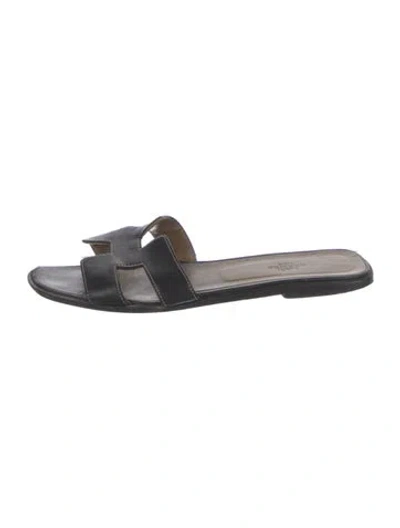 Pre-owned Hermes Oran H Logo Slides In Black