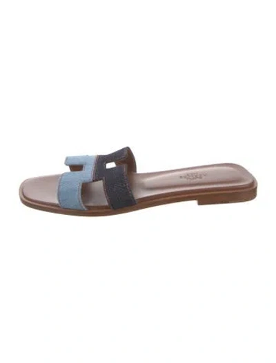 Pre-owned Hermes Oran H Logo Slides In Blue