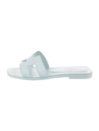 Pre-owned Hermes Oran H Logo Slides In Blue