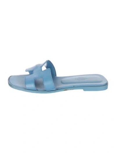 Pre-owned Hermes Oran H Logo Slides In Blue