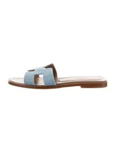 Pre-owned Hermes Oran H Logo Slides In Blue