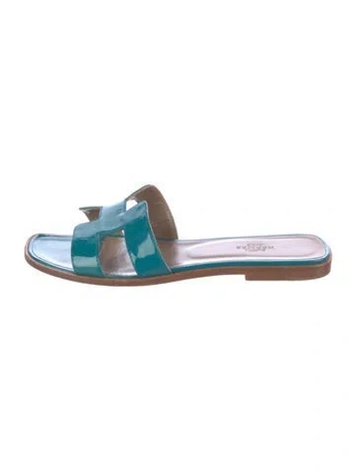 Pre-owned Hermes Oran H Logo Slides In Blue