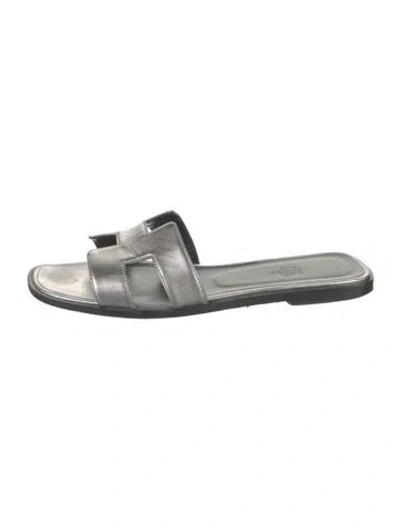 Pre-owned Hermes Oran H Logo Slides In Multi