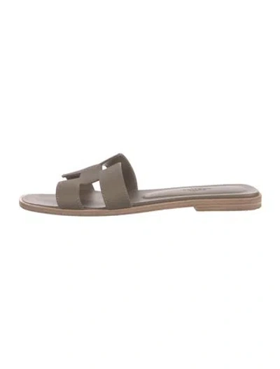 Pre-owned Hermes Oran H Logo Slides In Neutral