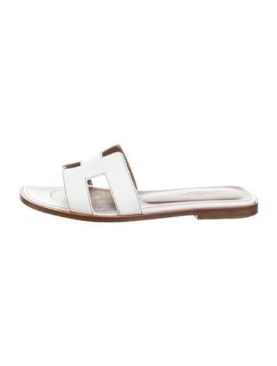 Pre-owned Hermes Oran H Logo Slides In Neutrals/white