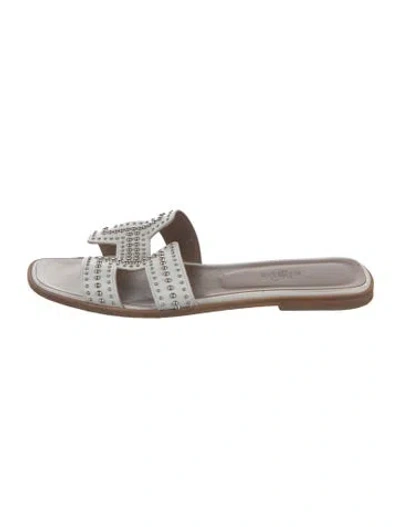 Pre-owned Hermes Oran H Logo Slides In White