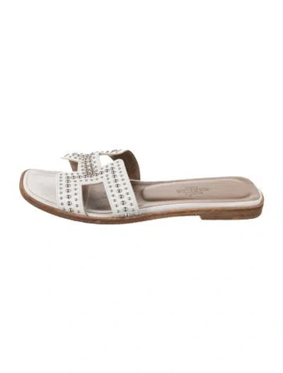 Pre-owned Hermes Oran H Logo Slides In White