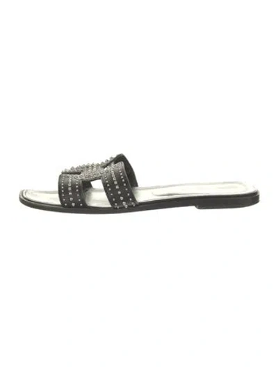 Pre-owned Hermes Oran Leather Slides In Black