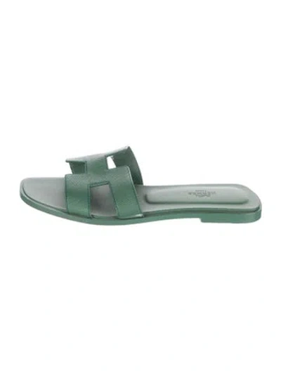 Pre-owned Hermes Oran Leather Slides In Green