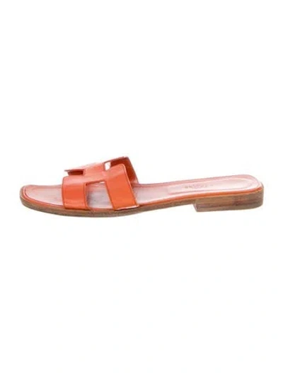 Pre-owned Hermes Oran Leather Slides In Orange