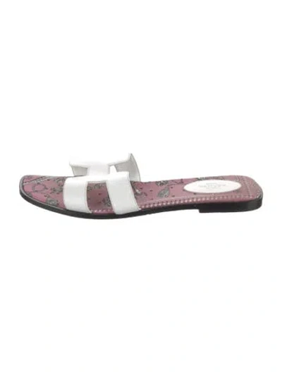 Pre-owned Hermes Oran Leather Slides In White