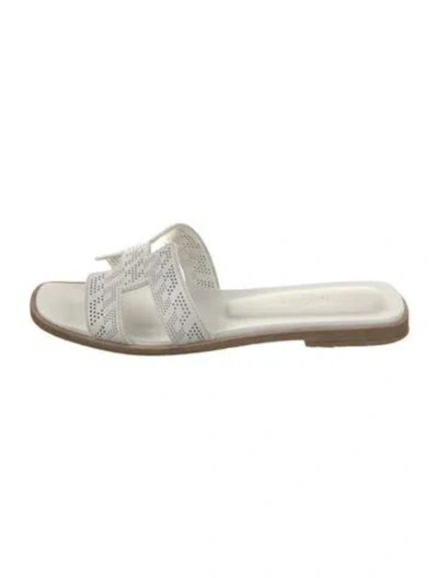 Pre-owned Hermes Oran Leather Slides In White