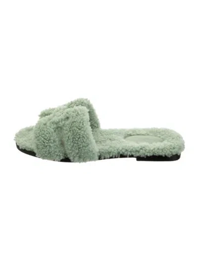 Pre-owned Hermes Oran Shearling Slides In Green