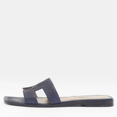 Pre-owned Hermes Oran Size 35 Navy Blue Lizard Embossed Leather Flat Slides
