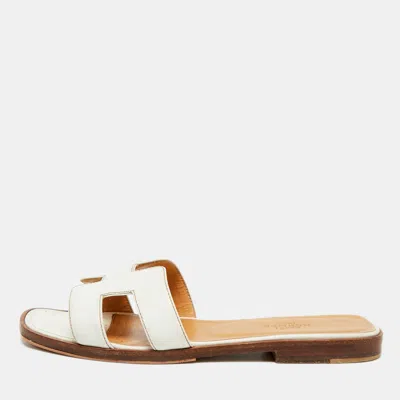 Pre-owned Hermes Hermès Oran Size 36 White Leather Flat Slides