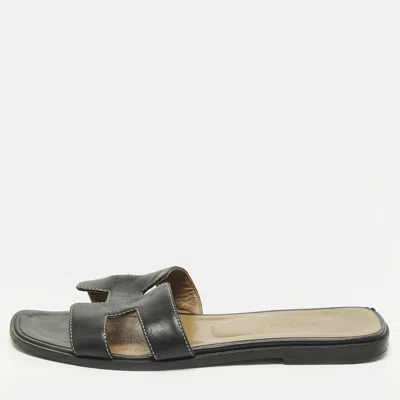 Pre-owned Hermes Oran Size 37 Black Leather Flat Slide