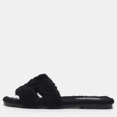 Pre-owned Hermes Oran Size 37 Black Shearling Fur Flat Slides