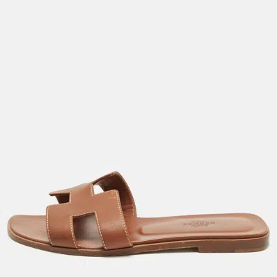 Pre-owned Hermes Oran Size 37 Brown Leather Flat Slide