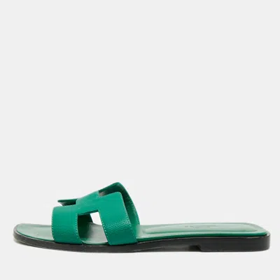 Pre-owned Hermes Oran Size 37 Green Leather Flat Slides
