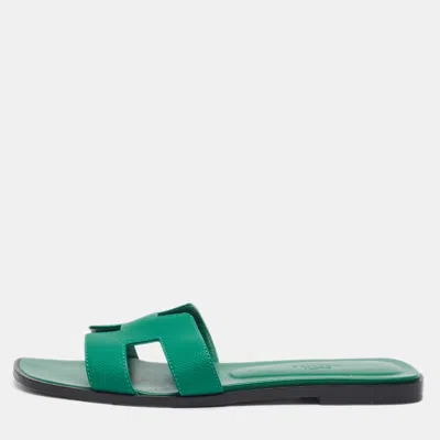 Pre-owned Hermes Oran Size 37.5 Green Leather Flat Slides