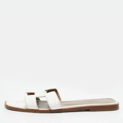 Pre-owned Hermes Oran Size 37.5 White Leather Flat Slide Sandals