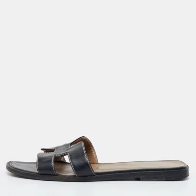 Pre-owned Hermes Oran Size 38 Black Leather Slide Flats