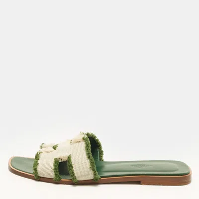 Pre-owned Hermes Oran Size 38 White/green Canvas Flat Slides In Grey