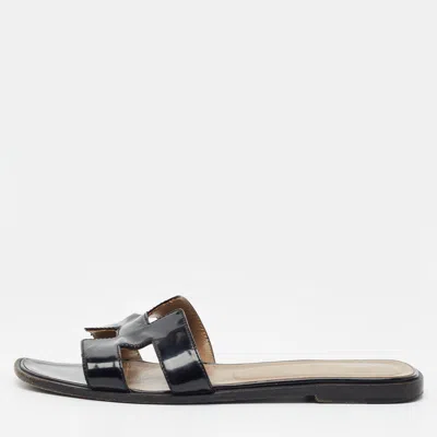 Pre-owned Hermes Oran Size 38.5 Black Patent Leather Flat Slide