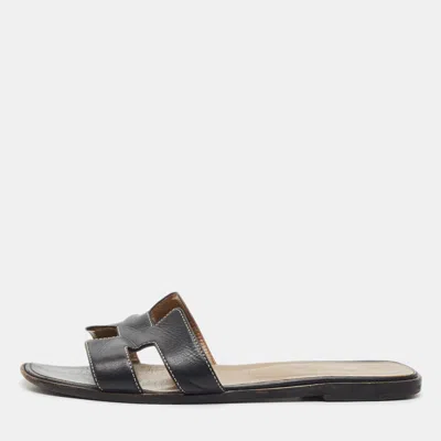 Pre-owned Hermes Oran Size 39 Black Leather Flat Slide