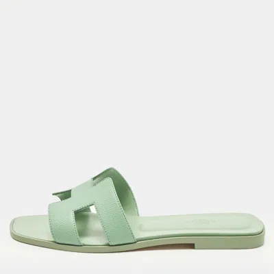 Pre-owned Hermes Oran Size 39 Green Leather Flat Slide