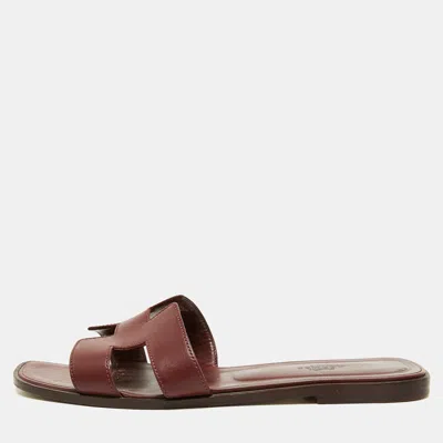 Pre-owned Hermes Hermès Oran Size 40.5 Burgundy Leather Flat Slides