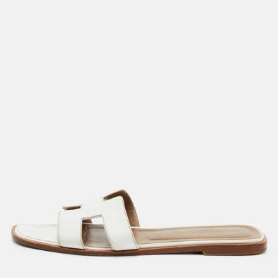 Pre-owned Hermes Hermès Oran Size 40.5 White Leather Flat Slide Sandals