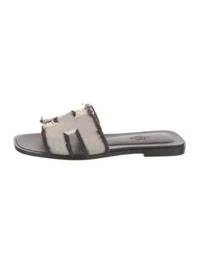 Pre-owned Hermes Oran Toile Canvas Slides In White