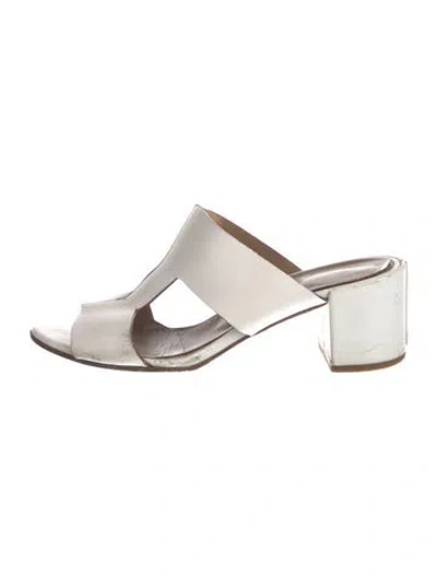 Pre-owned Hermes Ostia Leather Slides In White