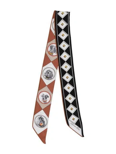 Pre-owned Hermes Passepoil Colliers Et Chiens Silk Twilly Scarf In Brown