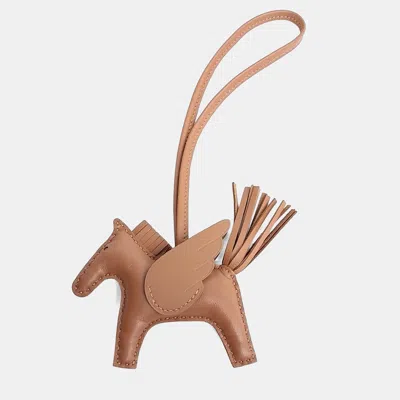 Pre-owned Hermes Hermès Pegasus Rodeo Bag Charm Small (k) In Gold