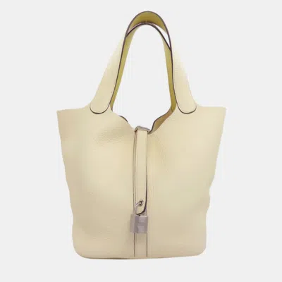 Pre-owned Hermes Picotin Lock 22 Handbag In Taurillon Clemence Leather In White