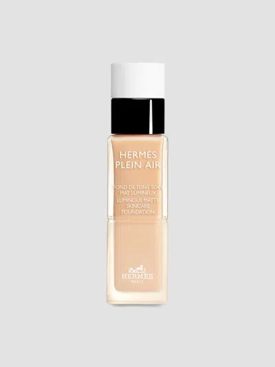 Hermes Hermès Plein Air Luminous Matte Skin Care Foundation In 33 Sisal