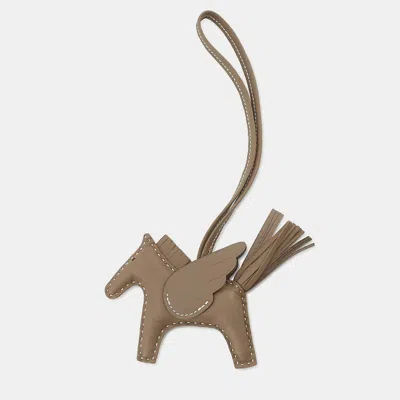 Pre-owned Hermes Rodeo Pegasus Pm Etoupe Milo Lambskin Bag Charm In Brown