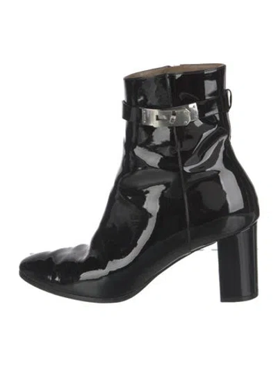 Pre-owned Hermes Saint Germain Patent Leather Boots In Black