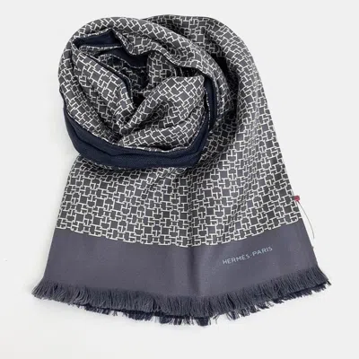 Pre-owned Hermes Silk Navy Muffler In Blue