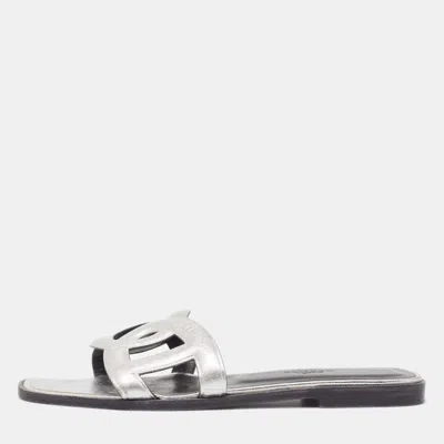 Pre-owned Hermes Silver Leather Omaha Flat Slides Size 37