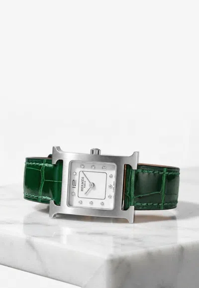 Hermes Small Heure H 25mm Watch In Vert Moyen Shiny Alligator Single Tour Strap In Red