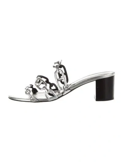 Pre-owned Hermes Tandem Chaîne D'ancre Insignia Slides In Silver