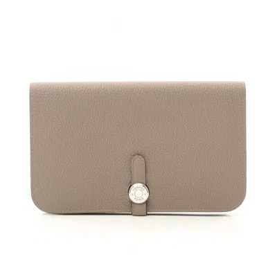 Pre-owned Hermes Taurillon Clemence Leather Long Wallet (bi-fold) () In Sand