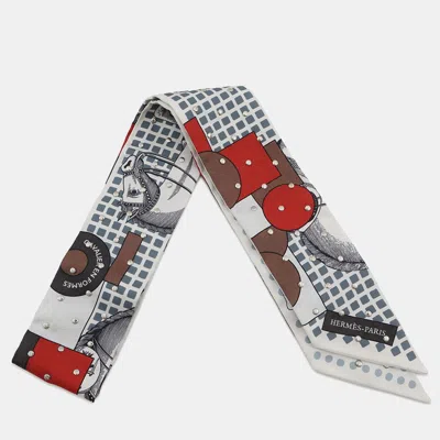Pre-owned Hermes Twilly Crouthe Cavalier En Formes Blanc/gris/brown Silk In Multi